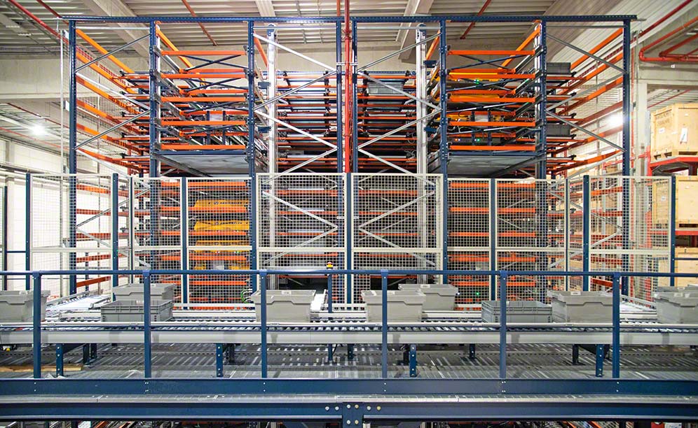 Manitou Group lagert Maschinenersatzteile im Shuttle-System