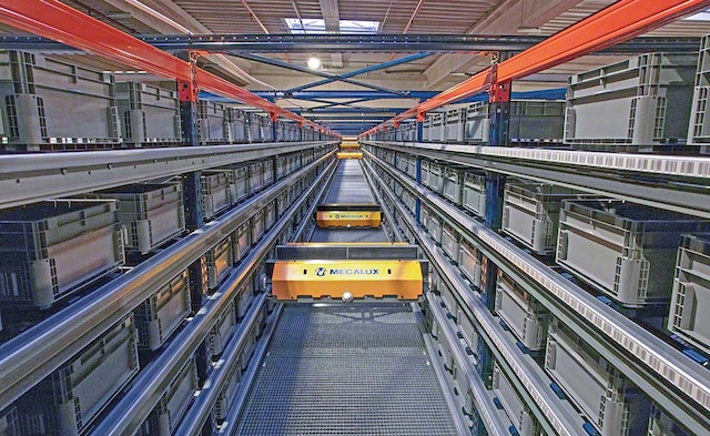 Das Shuttle-System im Lager der Manitou Group in Frankreich Das Shuttle-System im Lager der Manitou Group in Frankreich