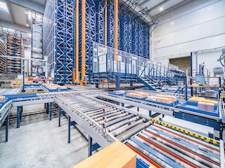 Eva Ponce unterstreicht die Bedeutung von automatischen Lagersystemen im Omnichannel-Bereich