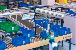 Der Kommissionierroboter von Mecalux ermöglicht die vollständige Automatisierung der Kommissionierung
