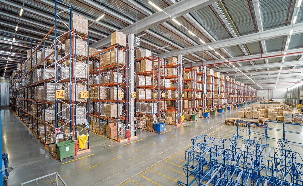 Mecalux errichtet ein neues Logistikzentrum für DHL in einem Vorort von Madrid Mecalux errichtet ein neues Logistikzentrum für DHL in einem Vorort von Madrid