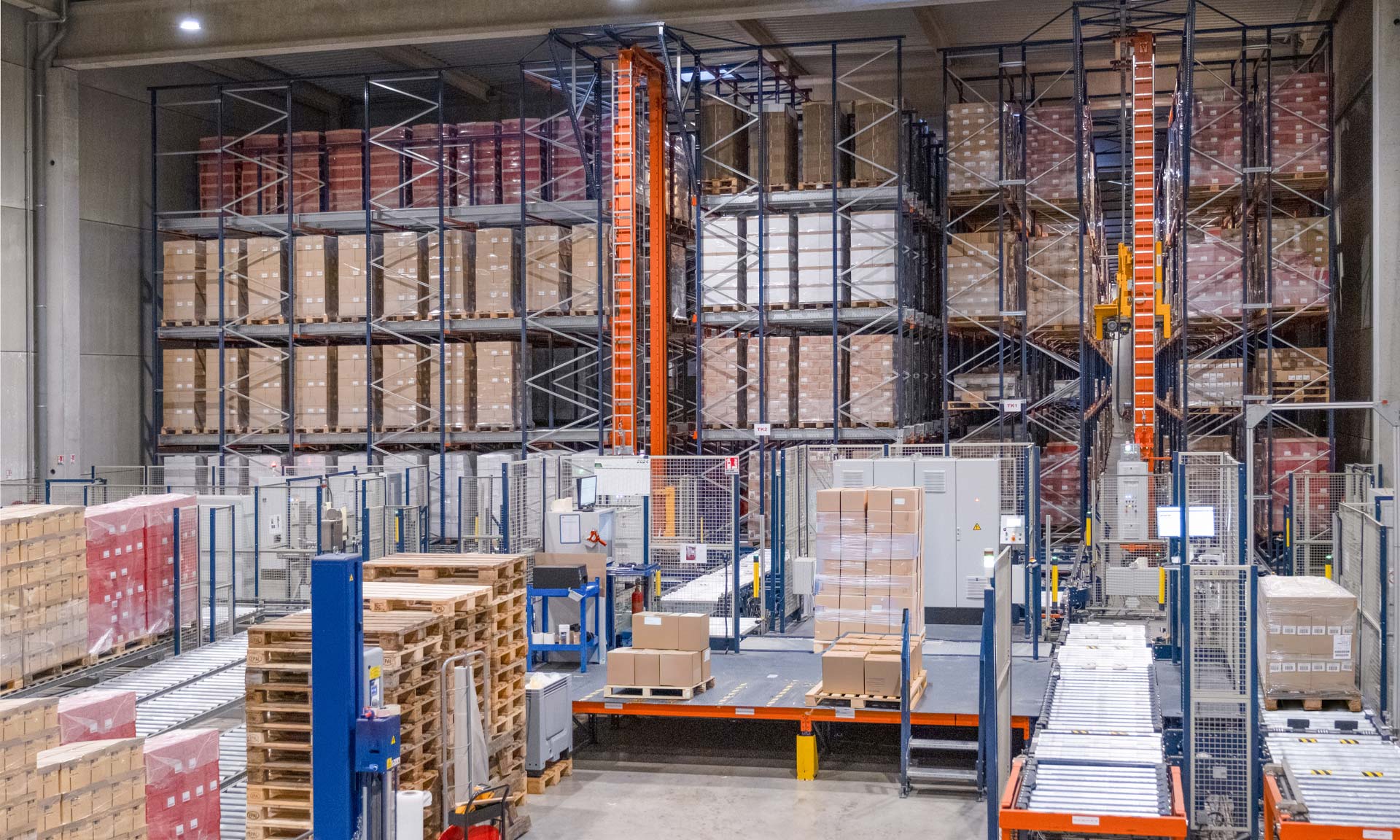 Dank zwei automatisierter Lagersysteme ist Boehli in der Lage, seine Brezelproduktion anzukurbeln Dank zwei automatisierter Lagersysteme ist Boehli in der Lage, seine Brezelproduktion anzukurbeln