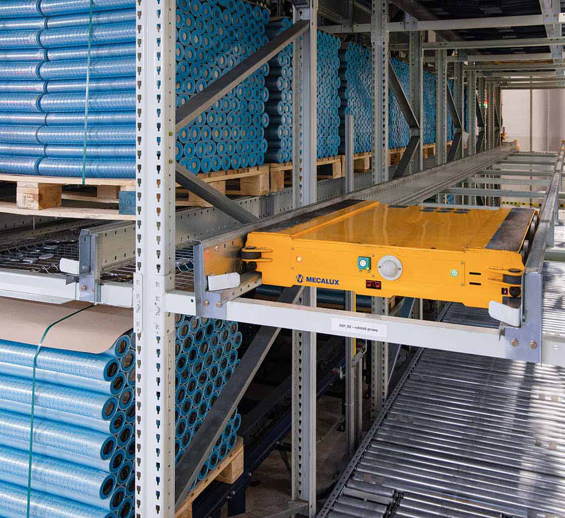 CANPACK lagert die Fertigprodukte nach Verlassen der Produktion