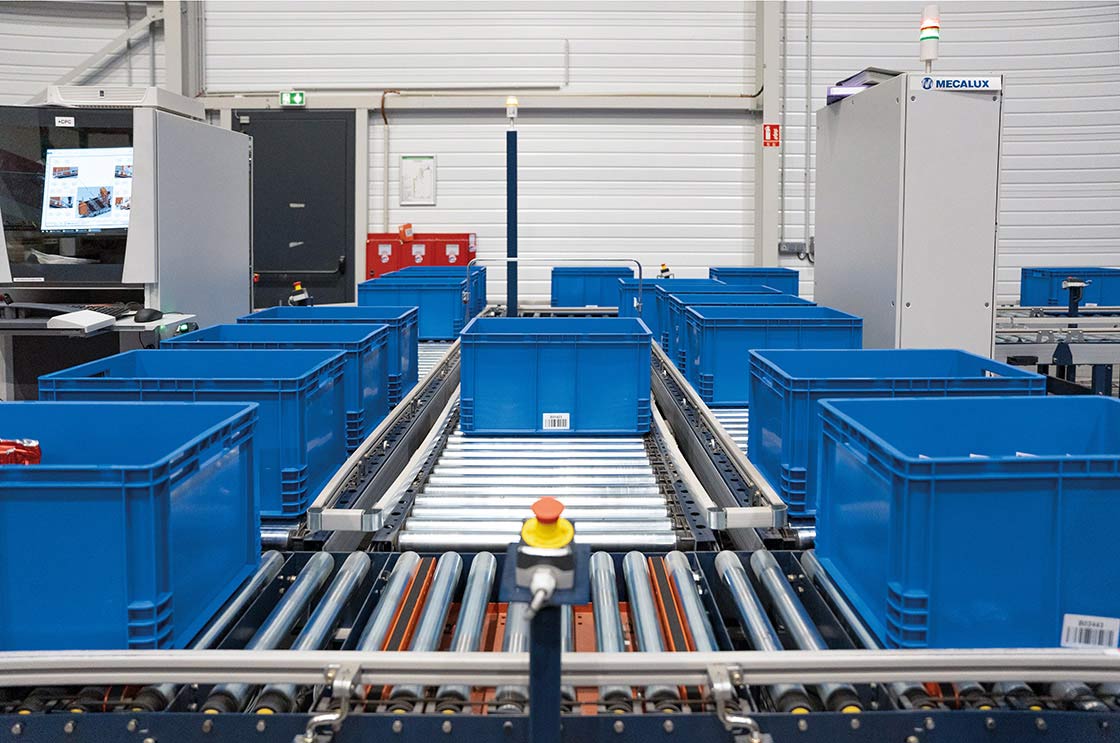 Automatisiertes Behälterlager von Fortwenger für Gebäck und Süßigkeiten