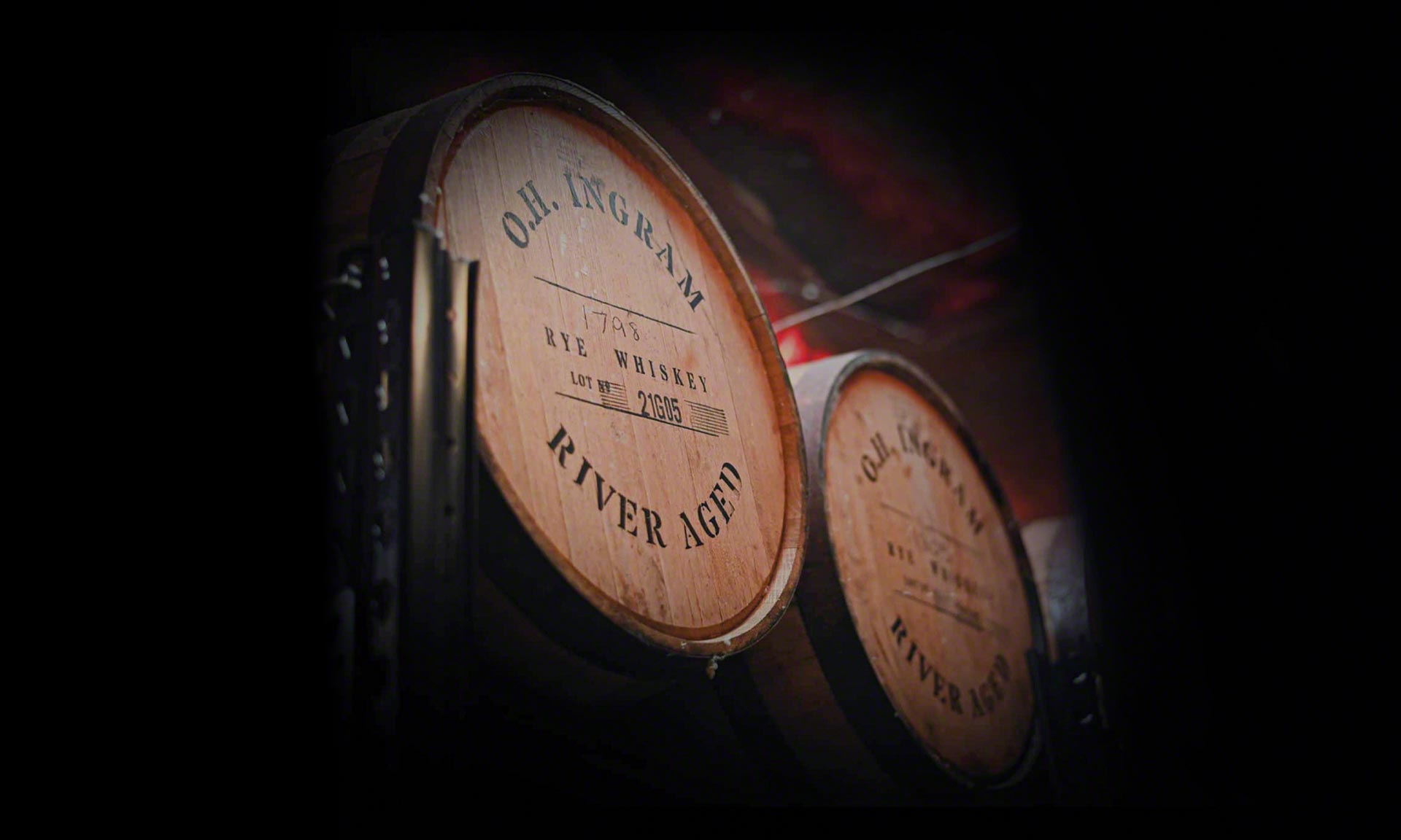 Ingram Whisky modernisiert sein schwimmendes Lager auf dem Mississippi Ingram Whisky modernisiert sein schwimmendes Lager auf dem Mississippi