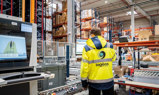 Lager für einen 4PL-Dienstleister mit mehreren Kunden und 9.000 Aufträgen pro Tag