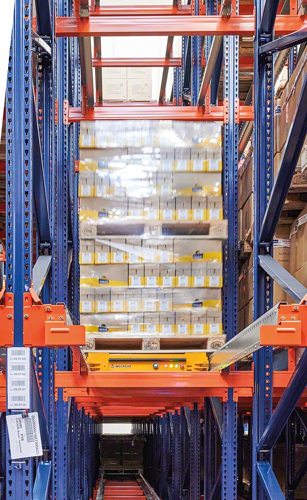 Vitakraft hat seinen Lagerraum mit dem Paletten-Shuttle-System optimiert