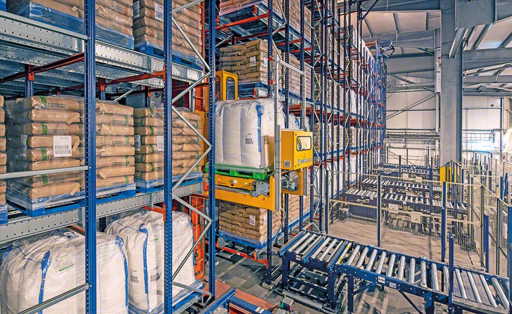 British Sugar hat die Lagerhaltung mit automatisierten Regalbediengeräten für Paletten modernisiert