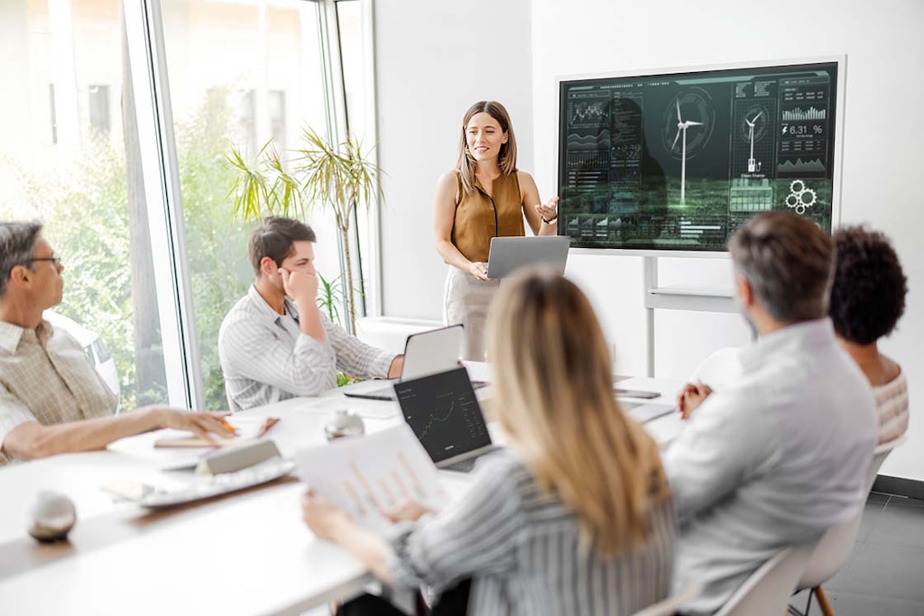 Die Unternehmen sollten Maßnahmen des Wissensmanagements durchführen, die auf dem Lernen aus Erfahrungen basieren