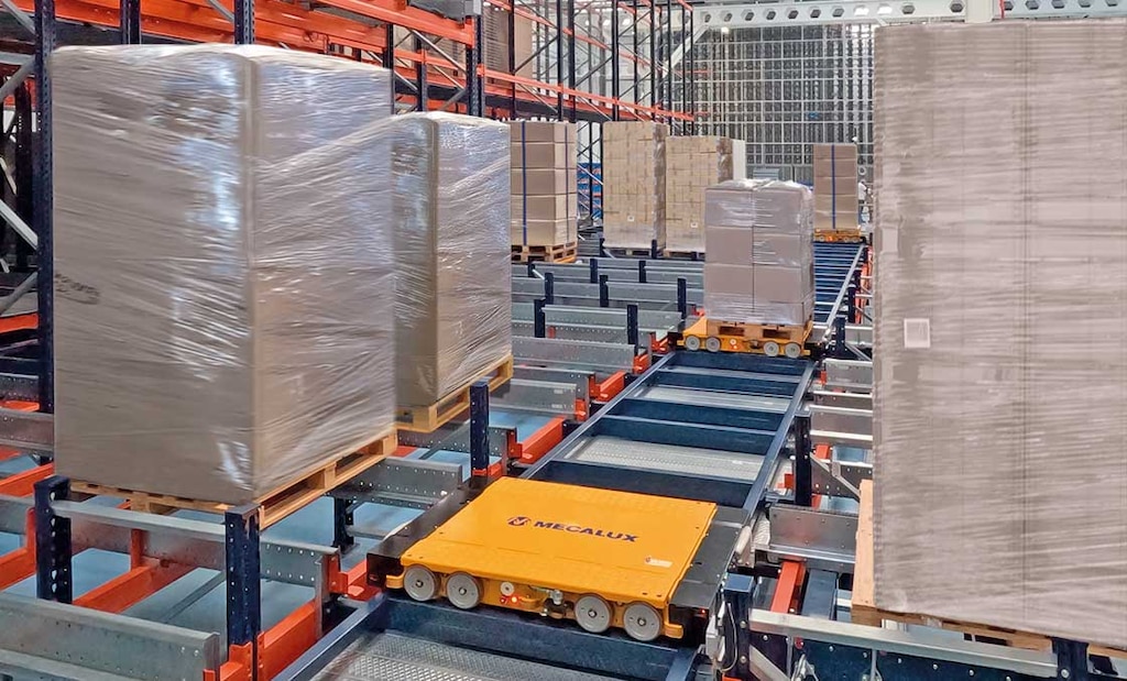 Bei unvorhergesehenen Anforderungen reorganisiert das WES die Zuweisung von Ressourcen