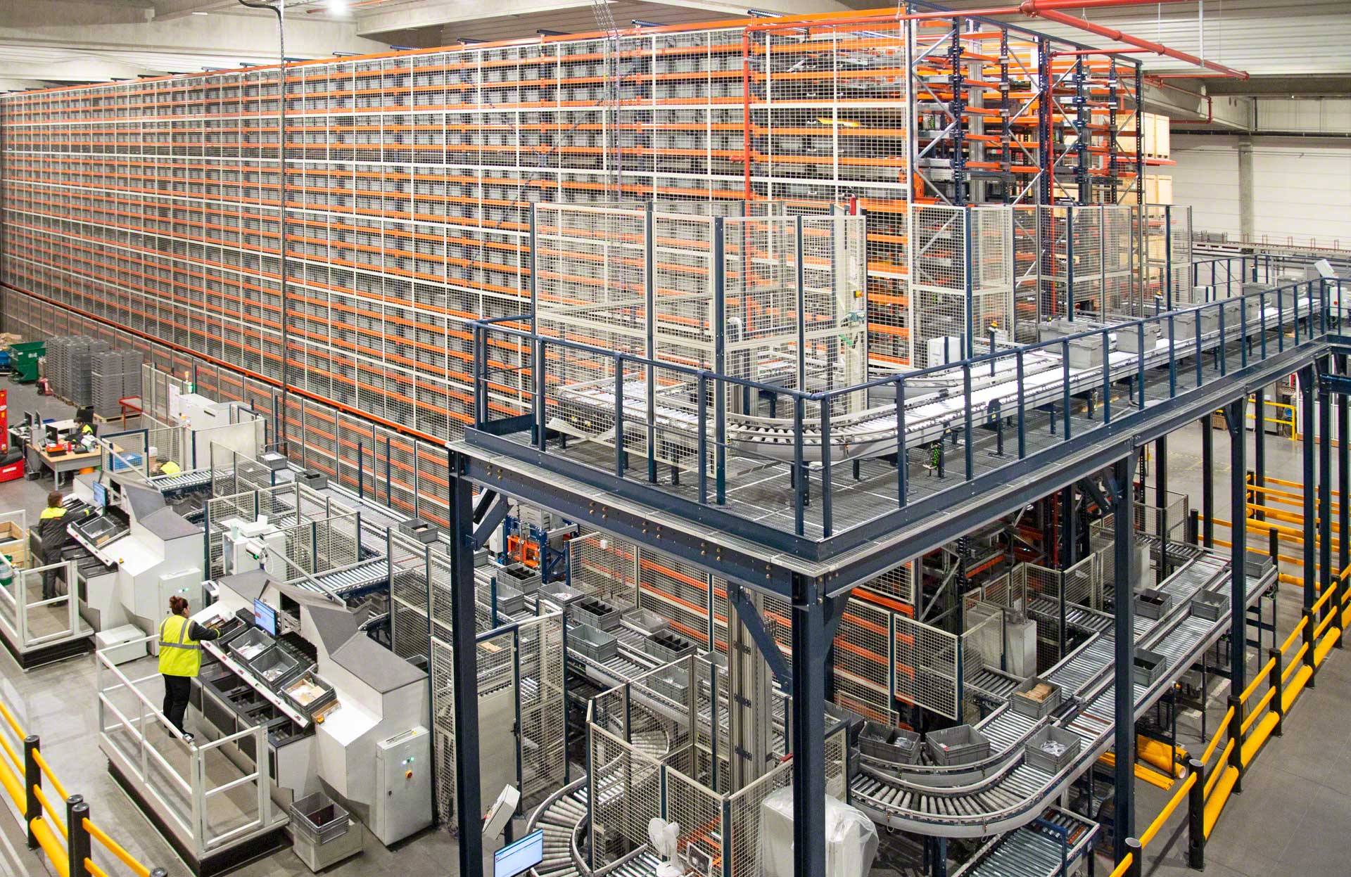 Für die Automatisierung des Logistikzentrums der Manitou-Gruppe fiel die Entscheidung auf Mecalux