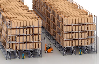 Auf der unteren Ebene können Kommissionierbereiche mit Durchlauftechnik integriert werden, auch als Kommissioniertunnel