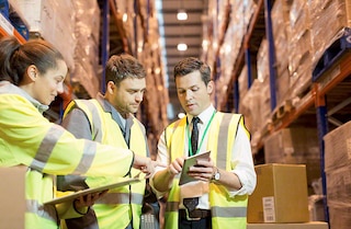 Personalschulung maximiert die Verfügbarkeit des Lagers und steigert die Produktivität Personalschulung maximiert die Verfügbarkeit des Lagers und steigert die Produktivität