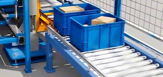 Die Fördersysteme verbinden die Behälterlifte mit den Kommissionierstationen