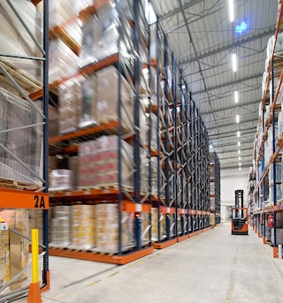 Die Verschieberegalanlage ist ideal für Lager mit mehreren Artikelarten Die Verschieberegalanlage ist ideal für Lager mit mehreren Artikelarten