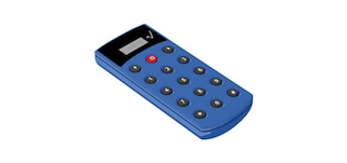 Dank der Fernbedienung kann der Lagermitarbeiter die Öffnung der Gänge vom Gabelstapler aus steuern Dank der Fernbedienung kann der Lagermitarbeiter die Öffnung der Gänge vom Gabelstapler aus steuern