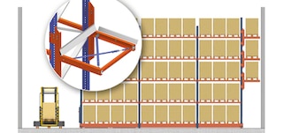 Die Konsolen werden über dem Fußgängerdurchgang der Movirack-Verschieberegale installiert