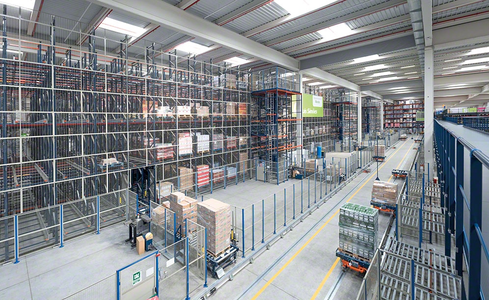 Lagerkapazität, Sequenzierung und hohe Verfügbarkeit im Logistikzentrum von Luís Simões Lagerkapazität, Sequenzierung und hohe Verfügbarkeit im Logistikzentrum von Luís Simões